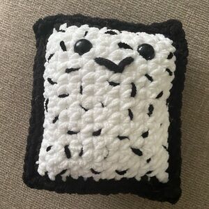 🖤🤍Black and White Crocheted toast it plush🤍🖤